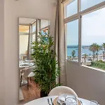 Cozy In With Views Apartment