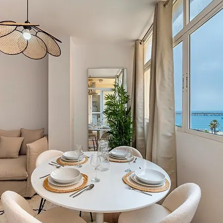 Cozy In With Views * 丰希罗拉