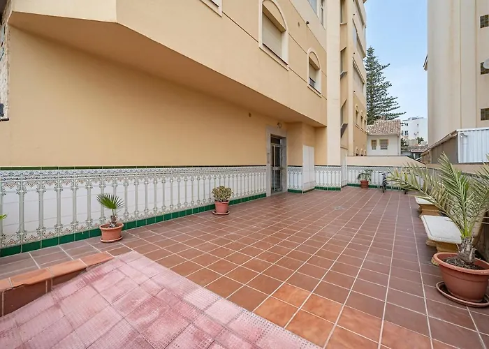 Апартаменты Cozy In With Views