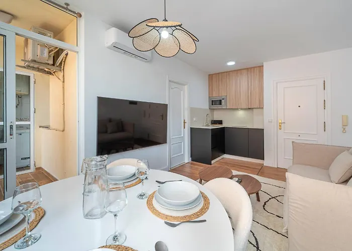 Cozy In With Views Апартаменты *